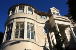 Behind-The-Scenes Facts About Mrs. Doubtfire