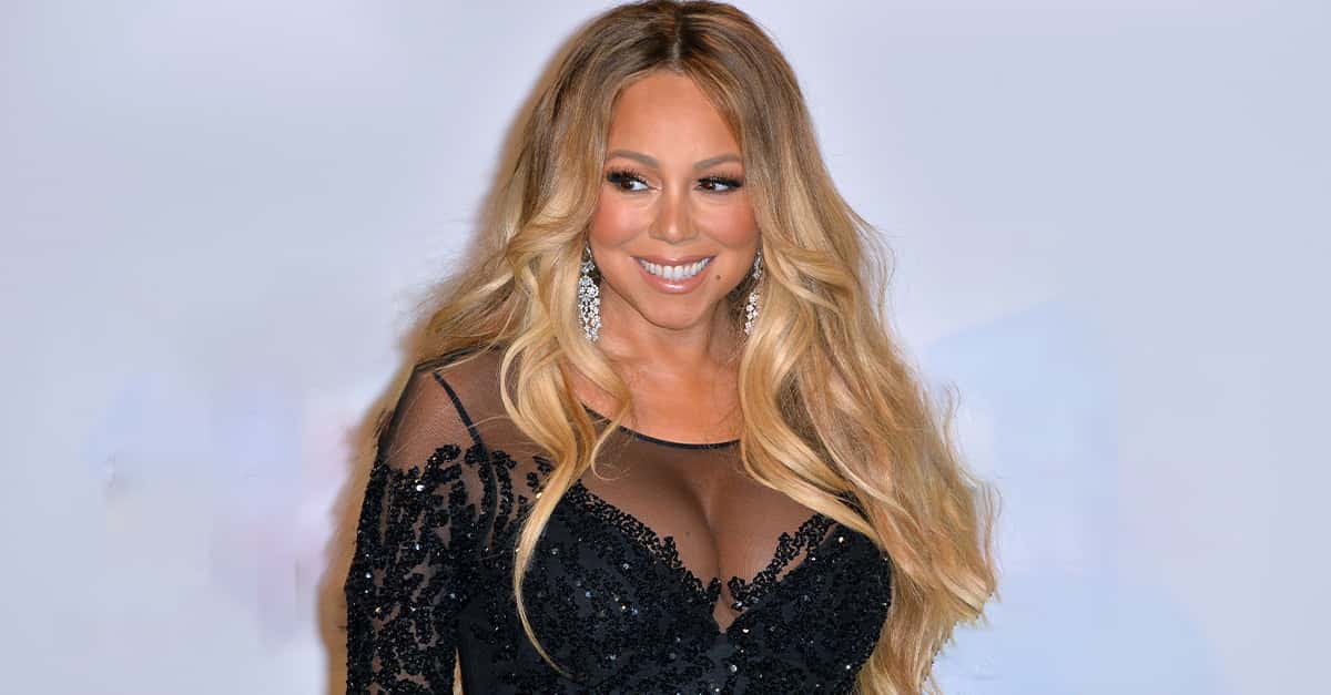 Mariah Carey wearing a black top at the 2018 American Music Awards