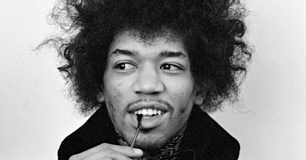 42 Psychedelic Facts About Jimi Hendrix, Rock And Roll's Greatest Guitarist