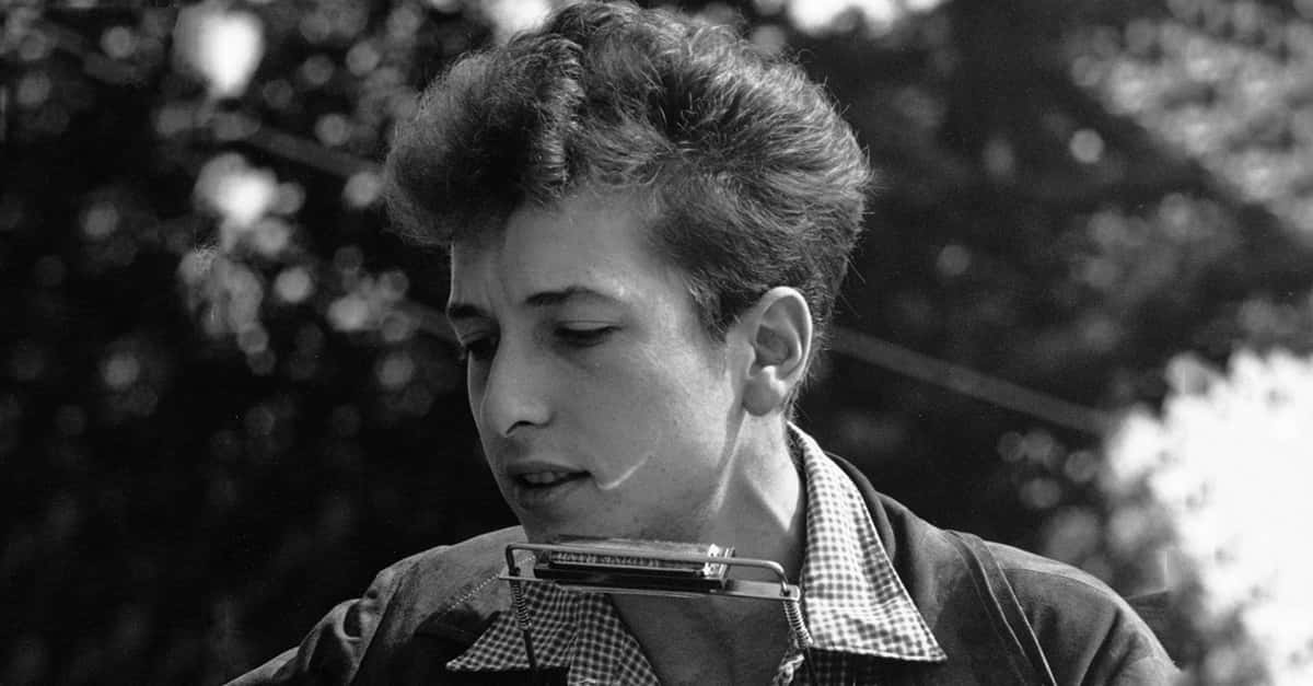 Electric Facts About Bob Dylan, The Voice Of A Generation