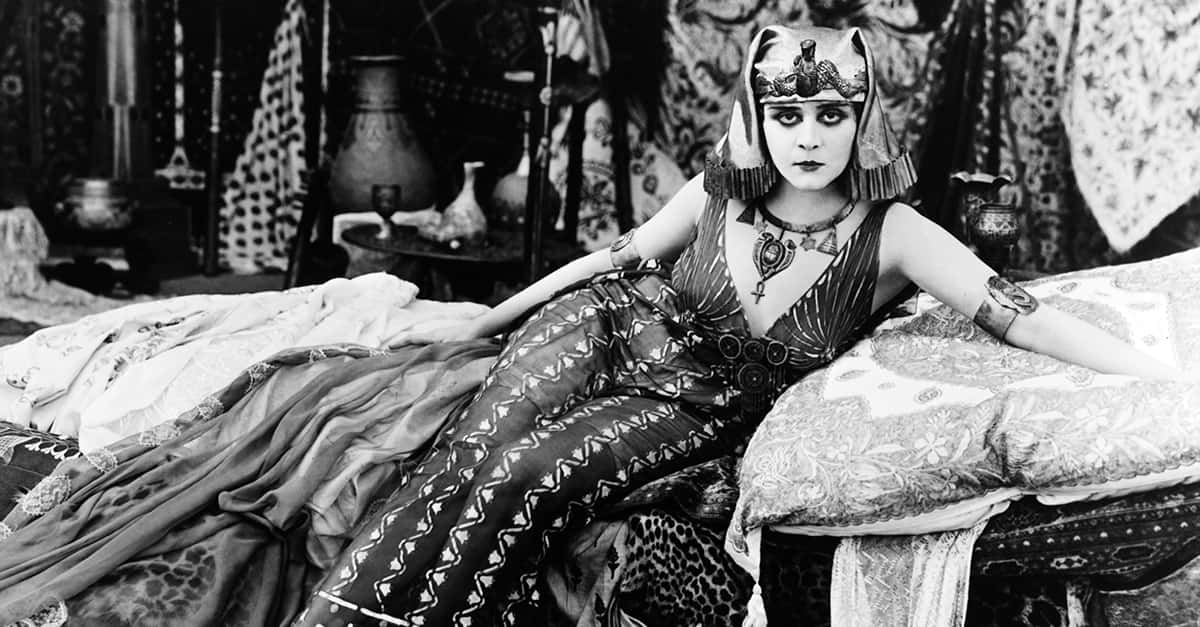 Seductive Facts About Theda Bara, Hollywood’s First “Vamp”