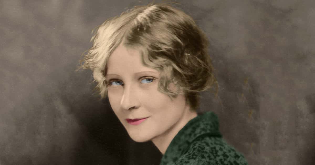 Tragic Facts About Peg Entwistle, Hollywood's First Victim