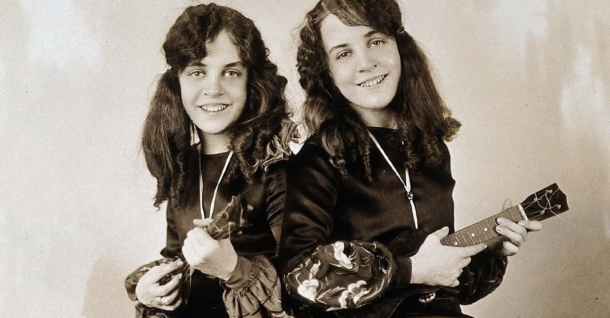 Connected Facts About Daisy And Violet Hilton, Celebrity Conjoined Twins