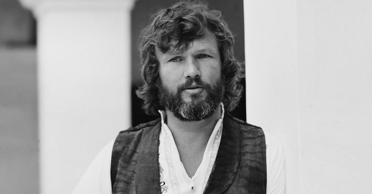 Outlaw Facts About Kris Kristofferson, Hollywood’s Singing Movie Star