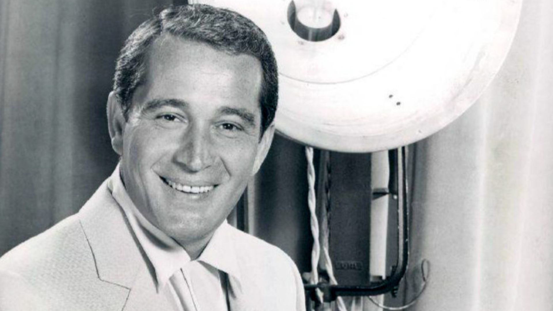 Perry Como had America at his feet—and still chose to walk away.