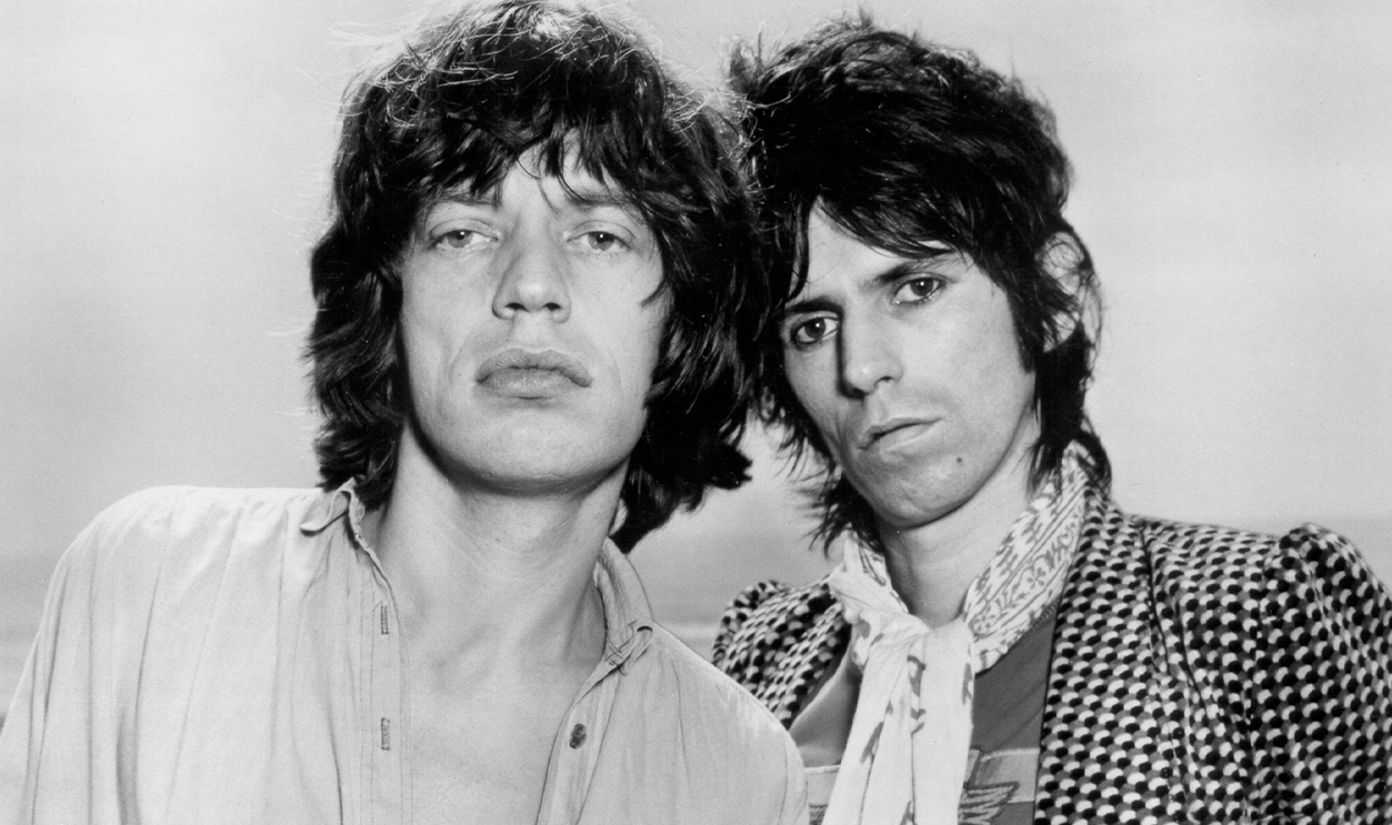 CIRCA 1975: Singer Mick Jagger and guitarist Keith Richards of the rock and roll band "The Rolling Stones" pose for a portrait in circa 1975.