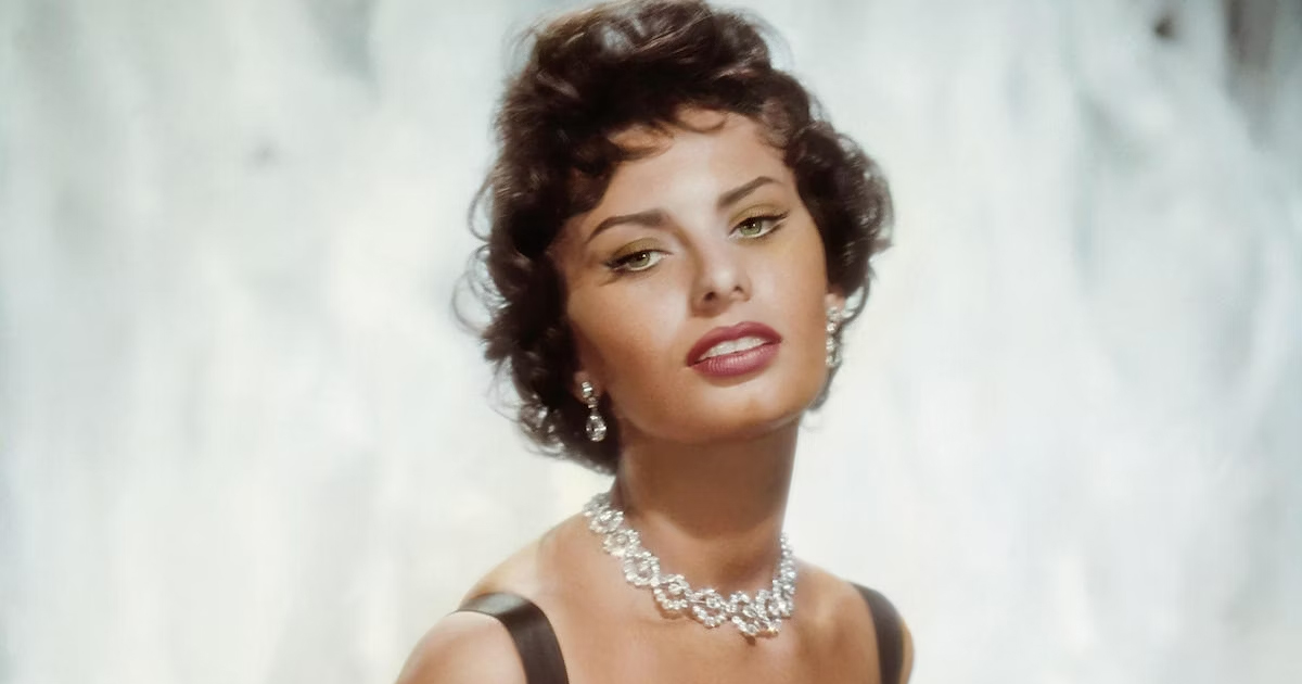 Photos Of Old Hollywood Actresses Who Aged Beautifully