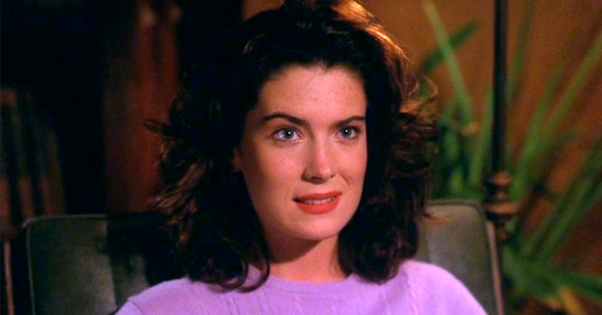 Photos Of Lara Flynn Boyle In The 90s For A Hit Of Nostalgia
