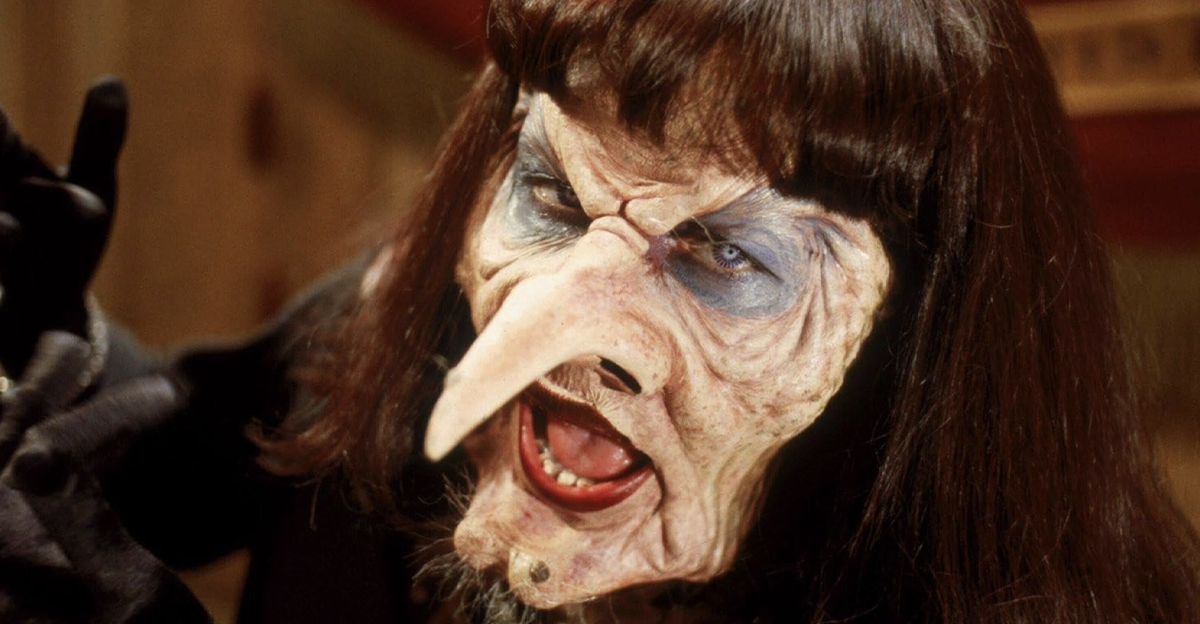 Screenshot of Anjelica Huston in The Witches (1990)