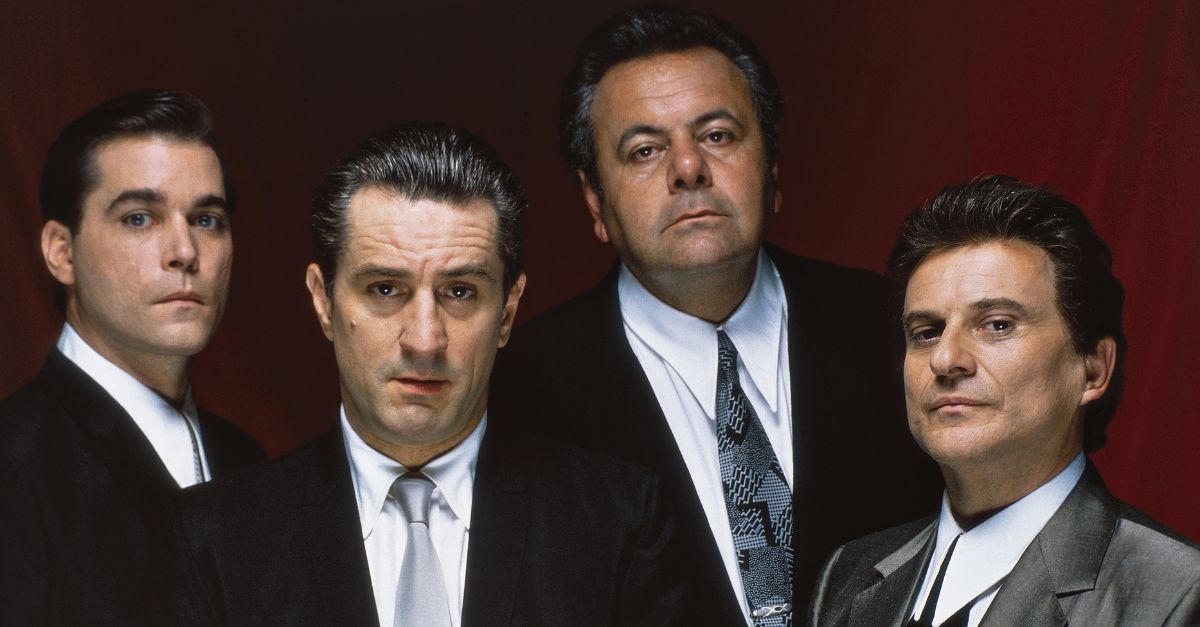 607401186 American Actors Ray Liotta, Robert De Niro, Paul Sorvino And Joe Pesci On The Set Of Goodfellas - Fb