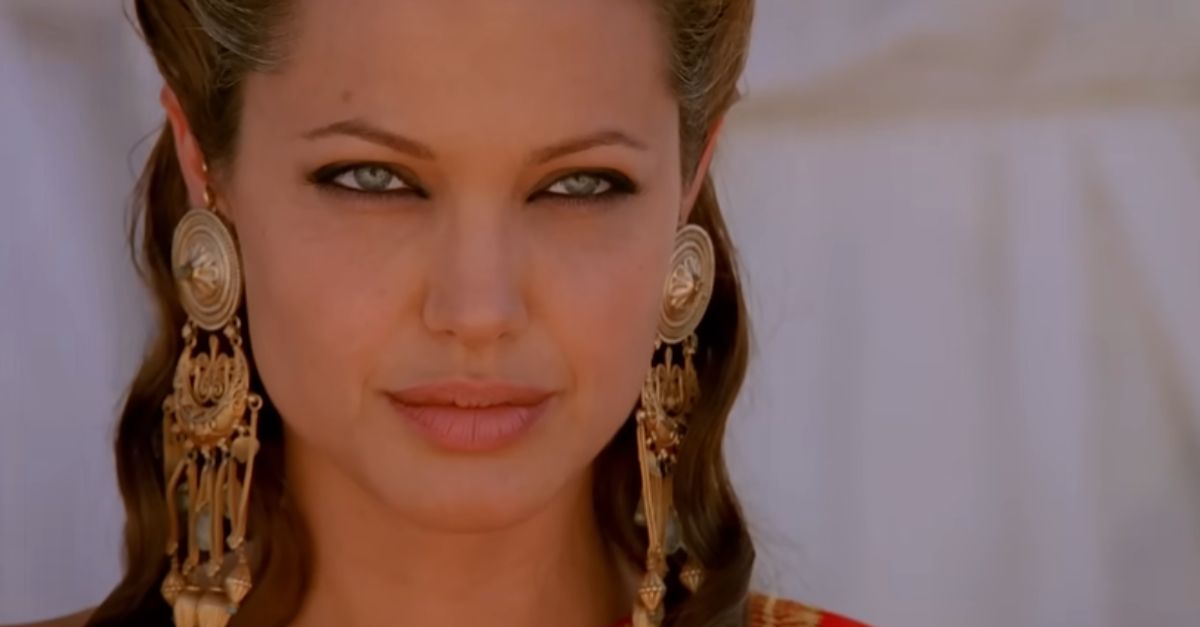 Screenshot from Alexander (2004)