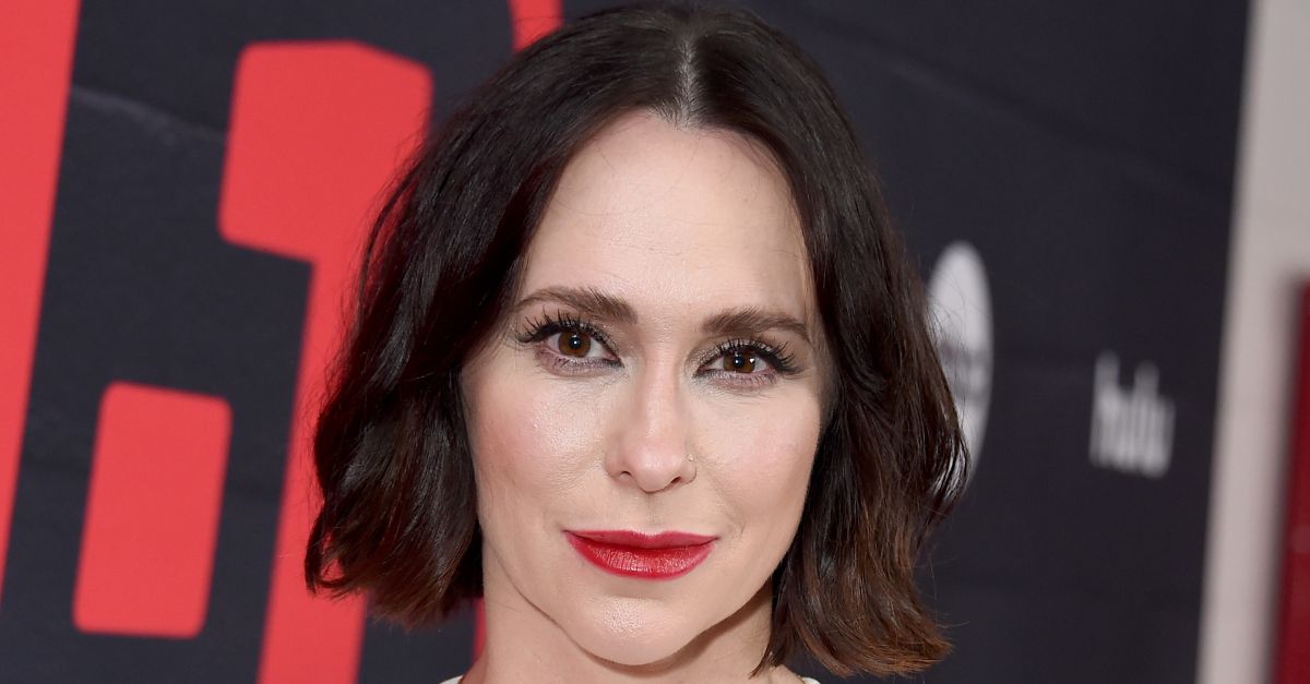 2068304027 Jennifer Love Hewitt - Fb