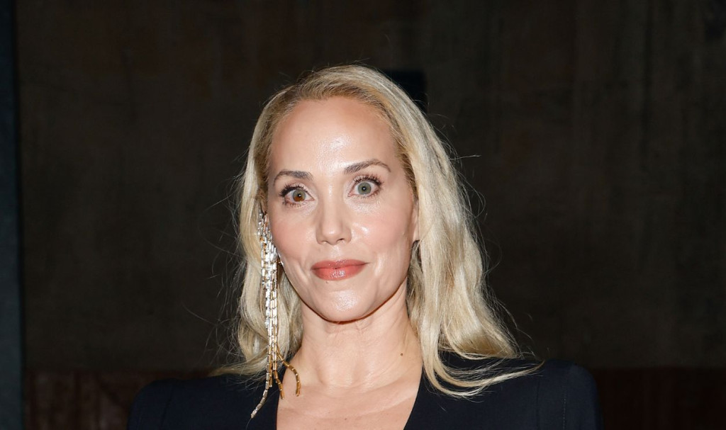 Photos Of Elizabeth Berkley Then And Now To Make Anyone Feel Old