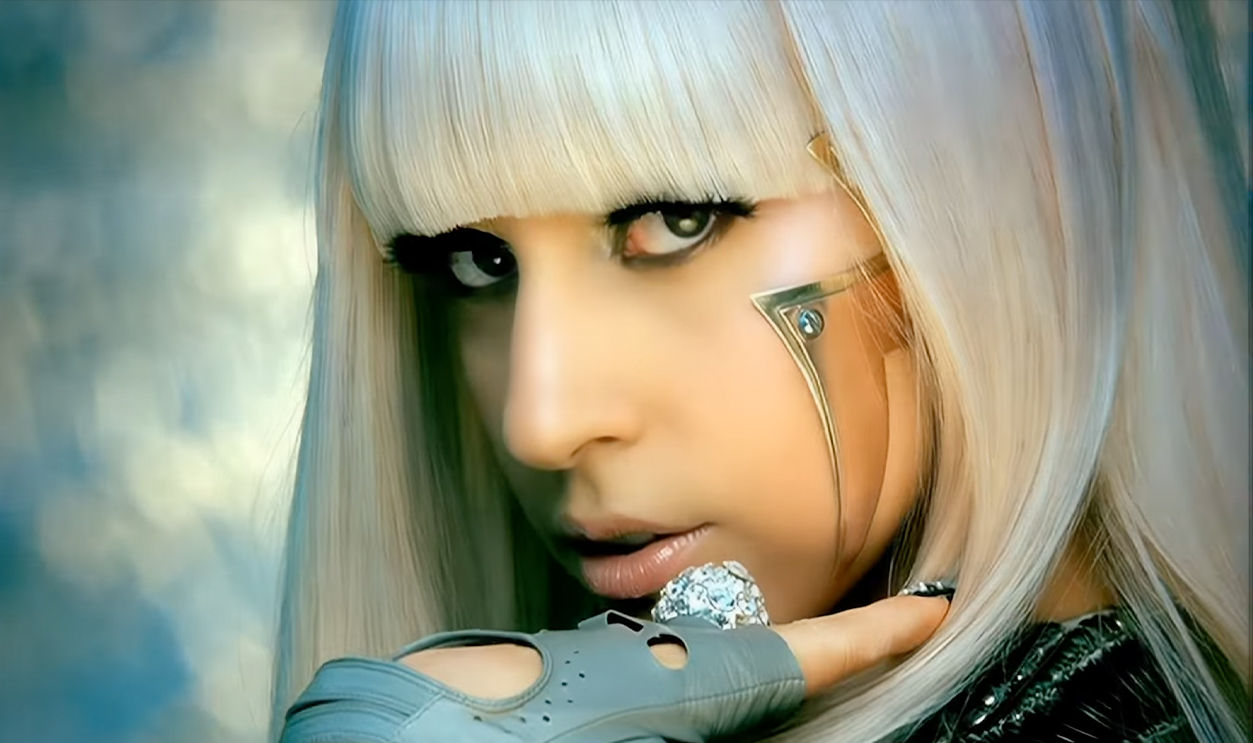 Screenshot from Poker Face, Interscope (2008)