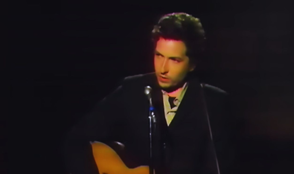 When critics turned on Bob Dylan, Johnny Cash stood beside him—and ...