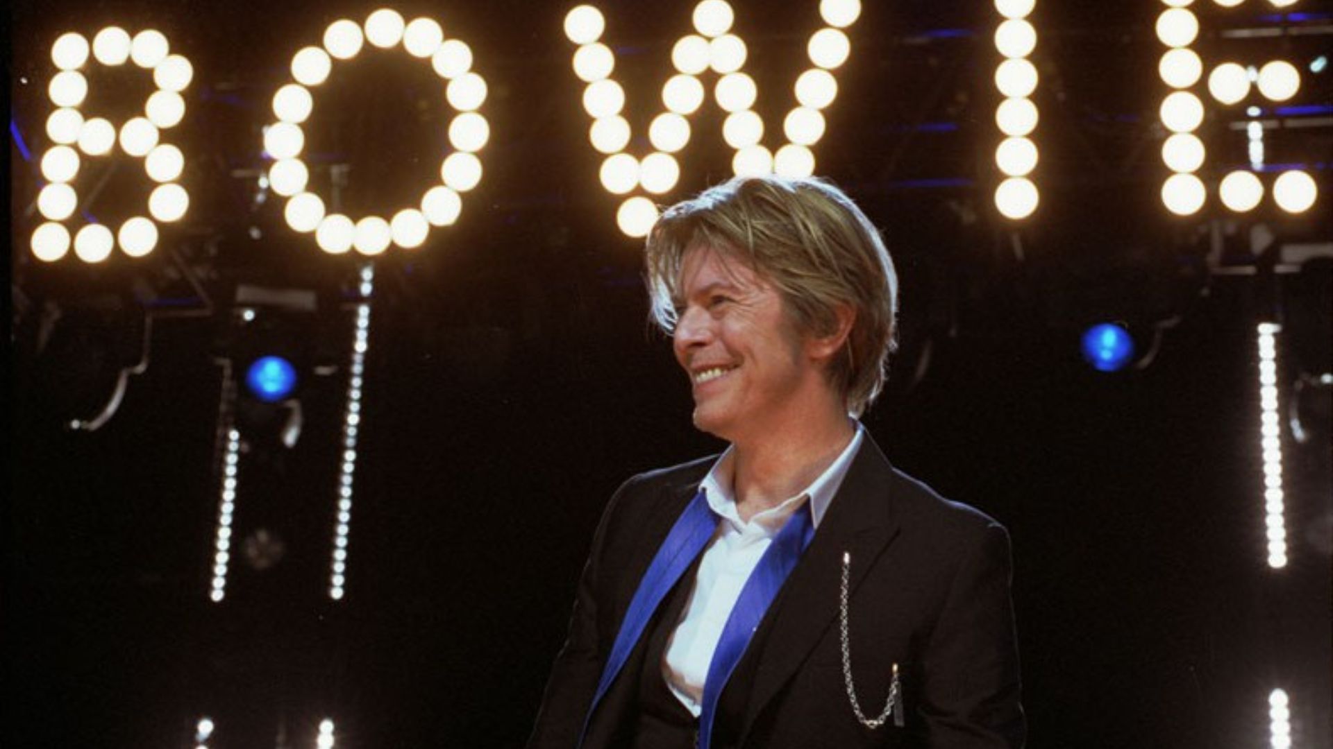 David Bowie performs at Tweeter Center outside Chicago in Tinley Park,IL, USA on August 8, 2002. Photo by Adam Bielawski