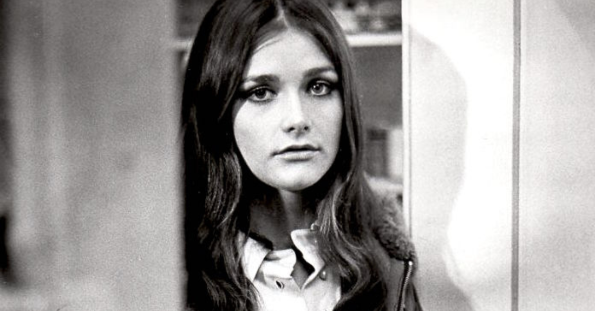 Margot Kidder in a publicity still for Quackser Fortune has a Cousin the Bronx