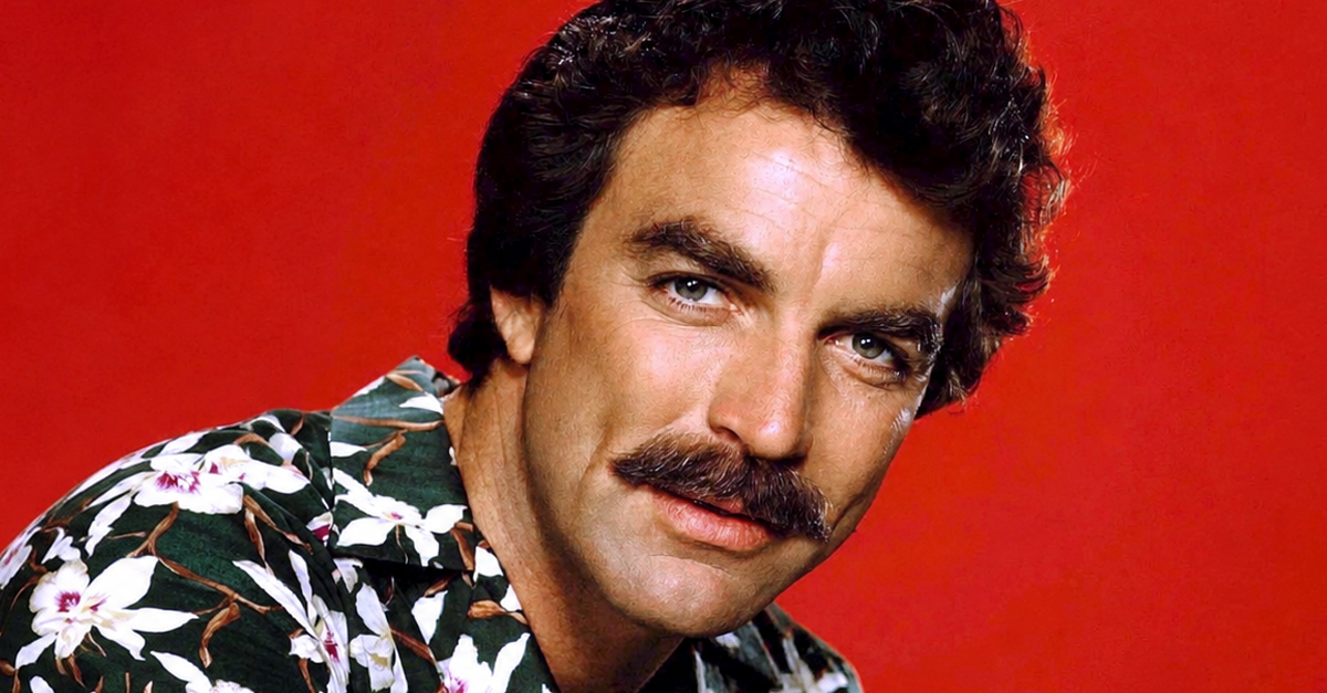 Tom Selleck as the titular investigator in the television series 'Magnum, P.I.', circa 1985
